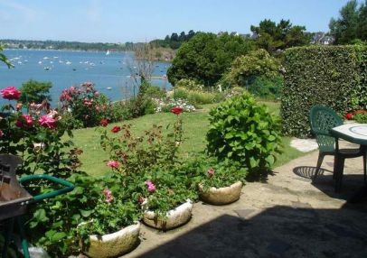 gite Saint Malo Saint Suliac Ker Mor garden sea view and rosebushes.jpg