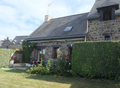 location de vacances Saint Malo gite Saint Malo Saint Suliac Ker Mor le cote mer de la maison.jpg